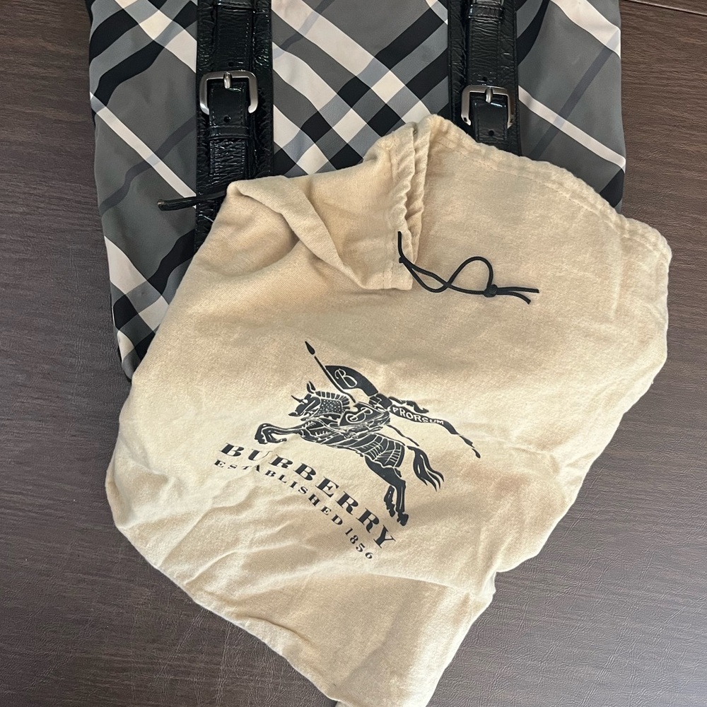 Burberry Lowry Plaid Black Beat Check Tote Shoulder Bag with Dust Bag - Picture 16 of 16